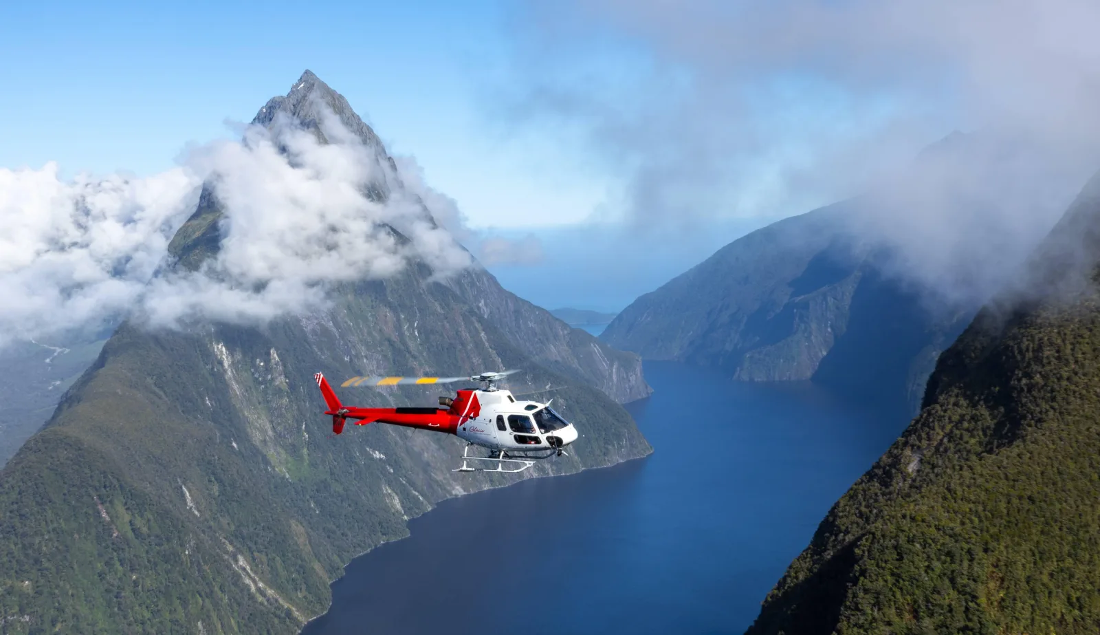 Queenstown: Milford Sound Cruise & Helicopter Alpine Tour